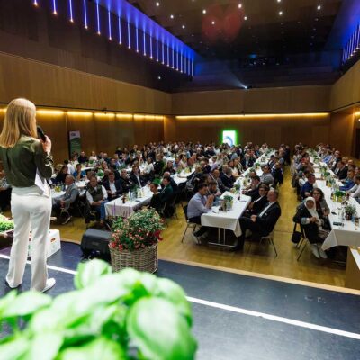 Vorarlberg-am-Teller-Auszeichnung-2025-–-Blick-in-den-Saal-der-Kulturbuehne-AmBach-Goetzis-©-Land-Vorarlberg-Bernd-Hofmeister.