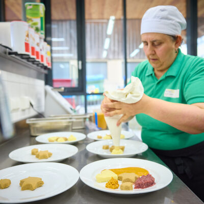 Benevit Sozialzentrum Alberschwende, Küchenarbeit © Christoph Pallinger